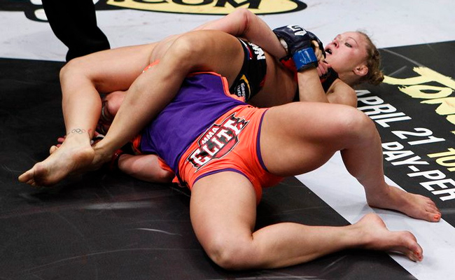 Ronda Rousey breaks Miesha Tate arm