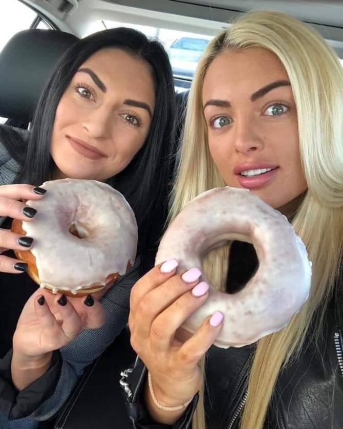 Sonya Deville Mandy Rose hot babes donuts diet