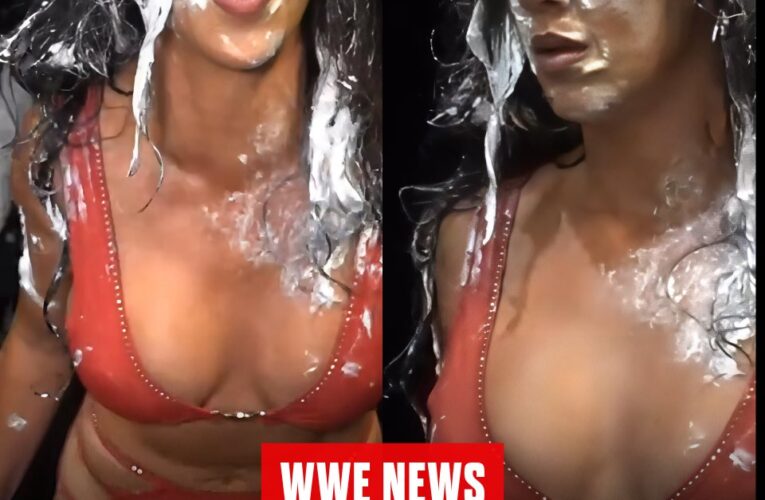 Chelsea Green facial